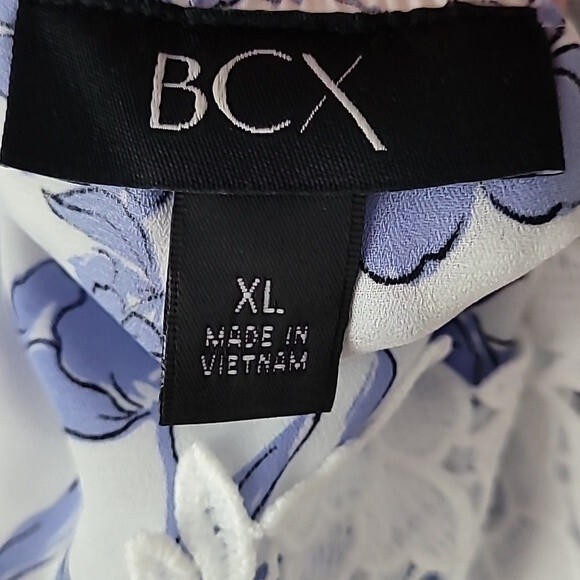 BCX White Blue and Black Floral Print Cold Shoulder Blouse/Top. Size XL. - Picture 11 of 11